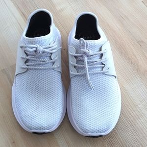 NWOT Vessi waterproof shoes